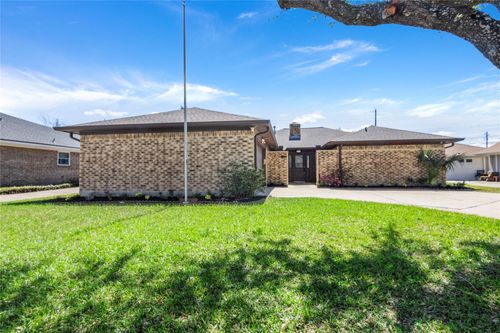 1106 N Kaufman Dr, Deer Park, TX, 77536-4302 | Card Image