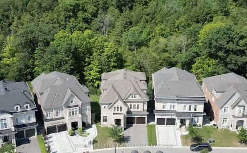218 Farrell Rd, Maple, ON, L6A4W6 | Card Image