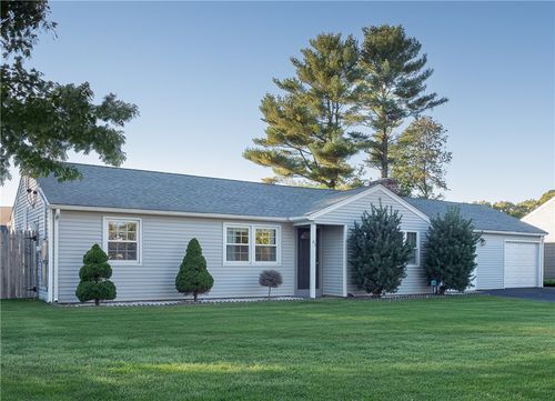 61 Fairfax Dr, Warwick, RI, 02888-3426 | Card Image