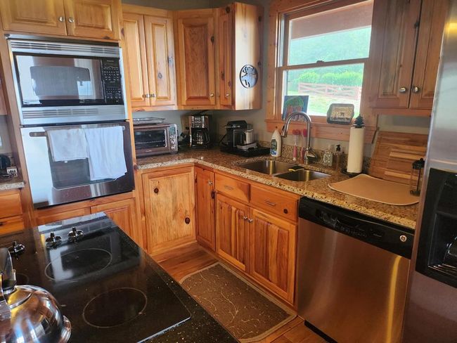 82 Alpine Way, House other with 3 bedrooms, 2 bathrooms and null parking in Fancy Gap VA | Image 11