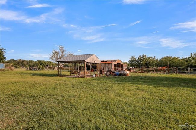 5213 Mile 8 1/2 Rd, House other with 3 bedrooms, 3 bathrooms and 2 parking in Edinburg TX | Image 20