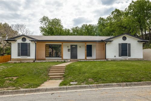 625 Blue Lake Dr, Fort Worth, TX, 76103-1102 | Card Image