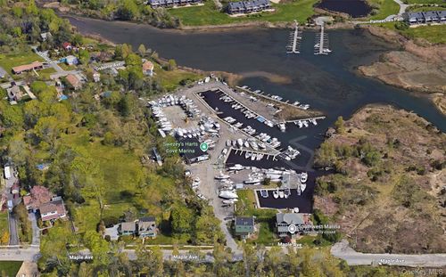 29 Maple Ave, East Moriches, NY, 11940-1342 | Card Image