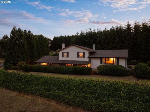 16000 Sw Sunrise Ln, McMinnville, OR, 97128-8532 | Card Image