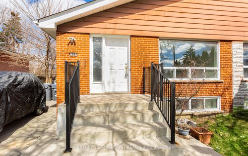 39 Aloma Cres, Brampton, ON, L6T2N8 | Card Image