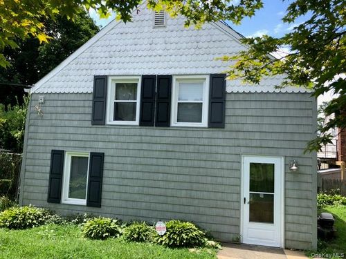 6 Cross Rd, Bayville, NY, 11709-2911 | Card Image