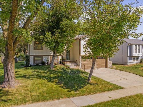 2116 E Mohawk Dr, Olathe, KS, 66062-2432 | Card Image