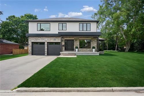 2423 Raymore Dr, Burlington, ON, L7R2B4 | Card Image