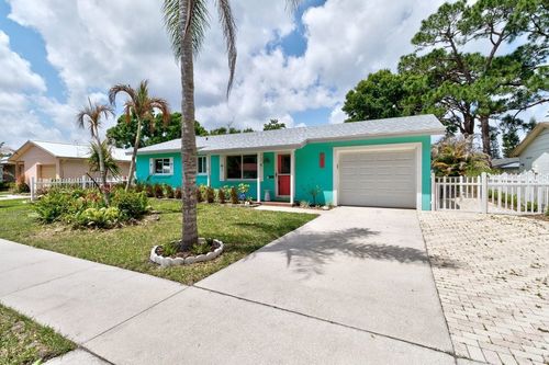 545 21st Ave, VERO BEACH, FL, 32962-2112 | Card Image