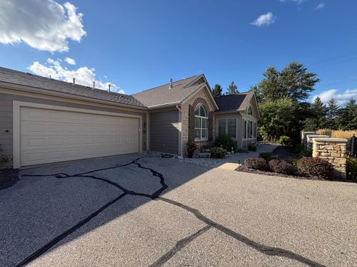 10-5215 River Flow Avenue Sw, Wyoming, MI, 49418 | Card Image