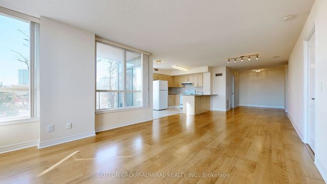 204 - 60 Disera Dr, Condo with 2 bedrooms, 2 bathrooms and null parking in Vaughan ON | Image 9