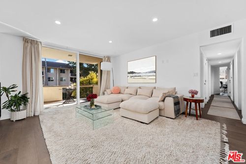 207-11970 Montana Ave, Santa Monica, CA, 90403-1105 | Card Image