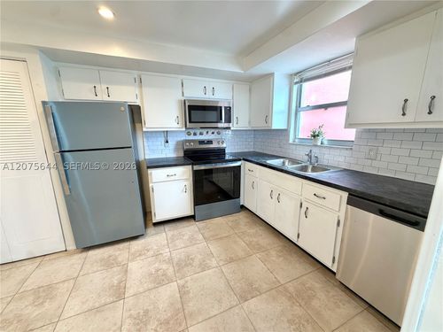 626e-1351 Ne Miami Gardens Dr, Miami, FL, 33179-4894 | Card Image