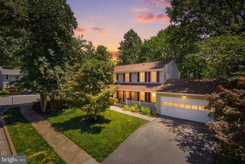 105 Cunningham Park Ct Se, VIENNA, VA, 22180-5986 | Card Image