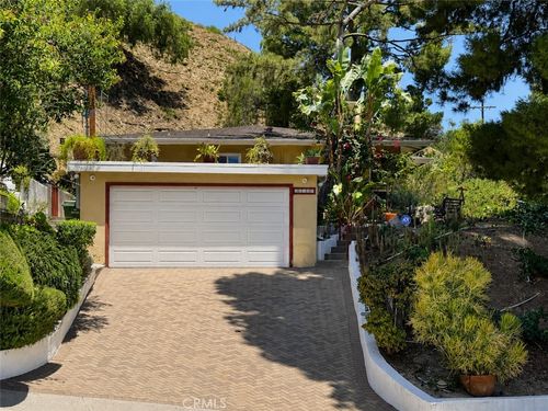 10527 Colebrook Street, Shadow Hills, CA, 91040 | Card Image