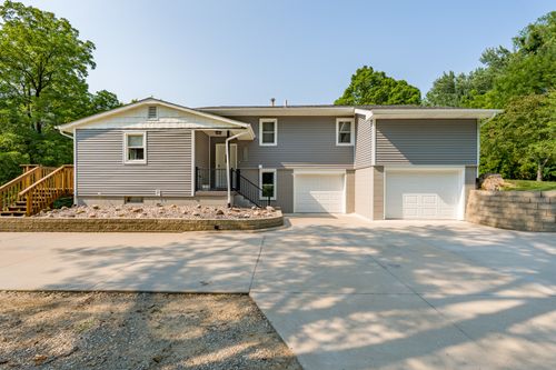 3224 11th St, Moline, IL, 61265-7106 | Card Image