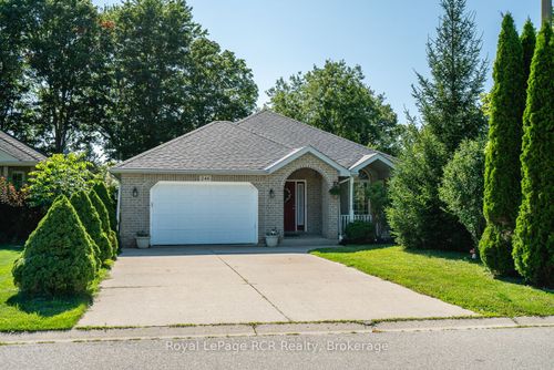 246 16th Avenue Cres, Hanover, ON, N4N | Card Image