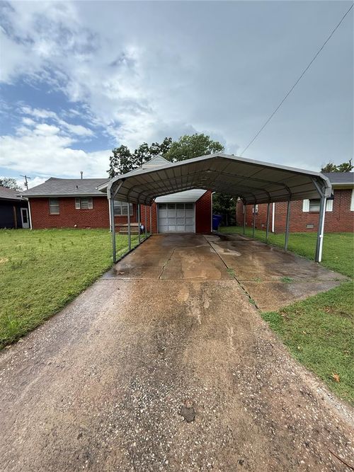 801 Lotus Ave, Midwest City, OK, 73130-2620 | Card Image