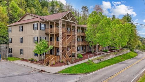 apt-2-800 Meadowview Dr, Boone, NC, 28607-6253 | Card Image