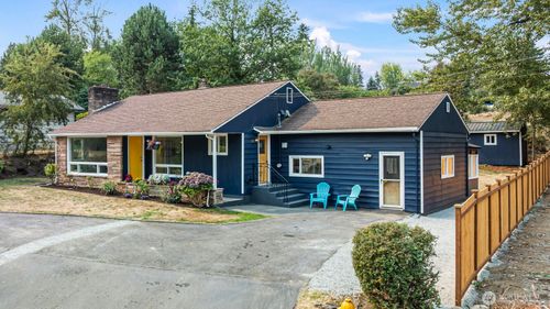 11807 Military Rd S, Burien, WA, 98168-1231 | Card Image