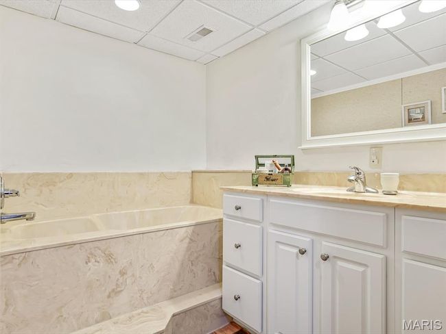 3004 Hh Rd, House other with 2 bedrooms, 4 bathrooms and 2 parking in Waterloo IL | Image 47
