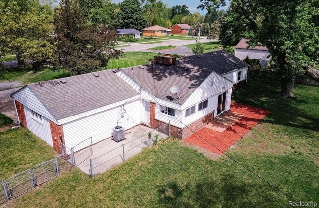 2365 Middlebelt Rd, House other with 4 bedrooms, 2 bathrooms and null parking in West Bloomfield MI | Image 43