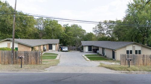 6911 Cooper Ln, Austin, TX, 78745-5518 | Card Image