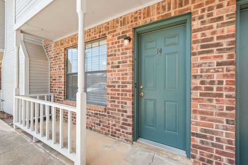 a14-929 W Hickory St, Denton, TX, 76201-9101 | Card Image