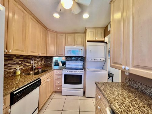 301-4090 Tivoli Ct, Lake Worth, FL, 33467-4062 | Card Image