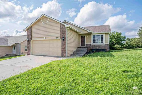 2117 Thompson Dr, Junction City, KS, 66441-1912 | Card Image