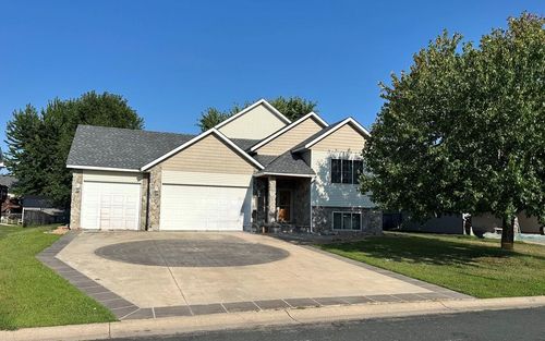 937 S Cedar St, Belle Plaine, MN, 56011-2301 | Card Image