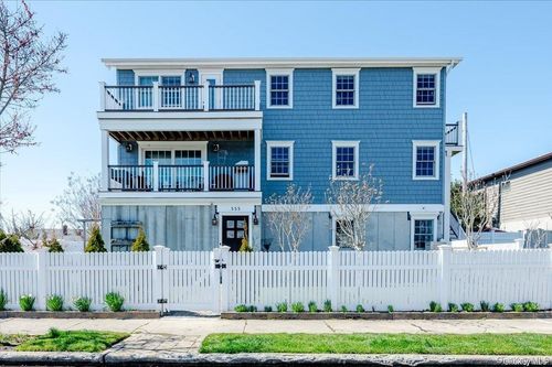 main-555 Franklin Blvd, Long Beach, NY, 11561-2447 | Card Image