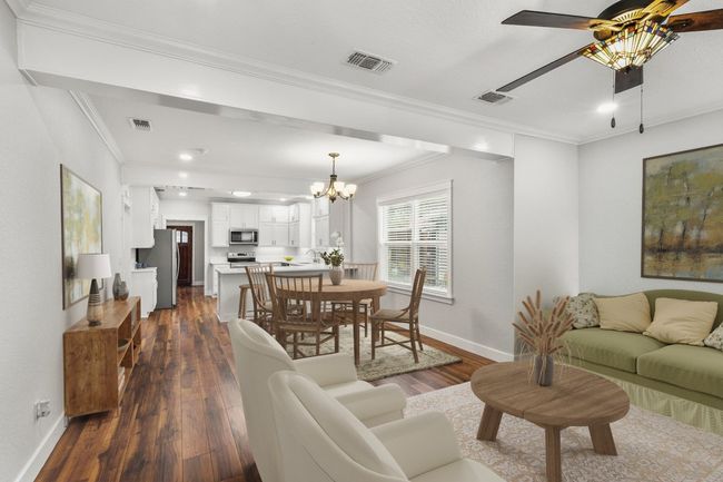 522 S Walnut Ave, House other with 2 bedrooms, 2 bathrooms and null parking in Luling TX | Image 8