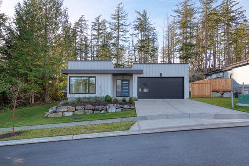 5409 Stellar Way, Sechelt, BC, V7Z0M1 | Card Image