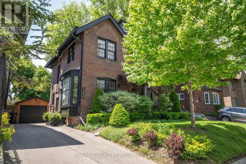 1396 Mount Pleasant Rd, Toronto, ON, M4N2T8 | Card Image