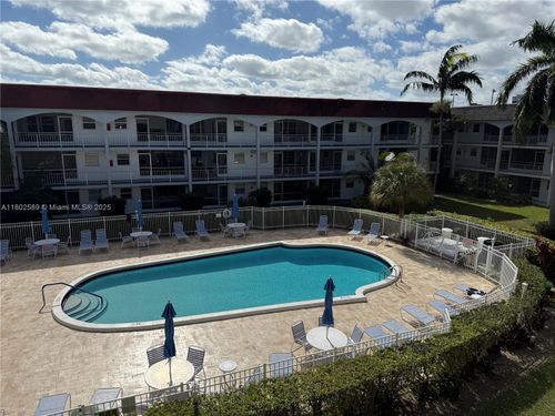 b-581 Blue Heron Dr, Hallandale Beach, FL, 33009-5738 | Card Image