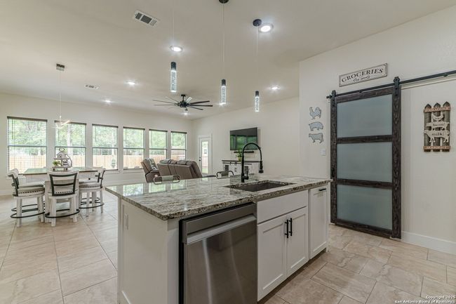 114 Mokukua Lane, House other with 3 bedrooms, 3 bathrooms and null parking in Bastrop TX | Image 8