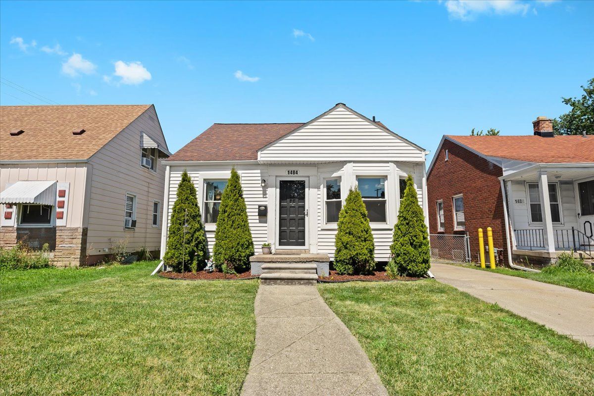 Mill St, Lincoln Park, MI 48146