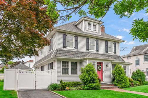74 Buckingham Rd, West Hempstead, NY, 11552-1708 | Card Image