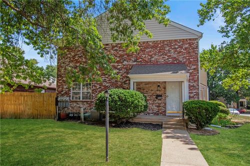 6815 N Askew Cir, Gladstone, MO, 64119 | Card Image
