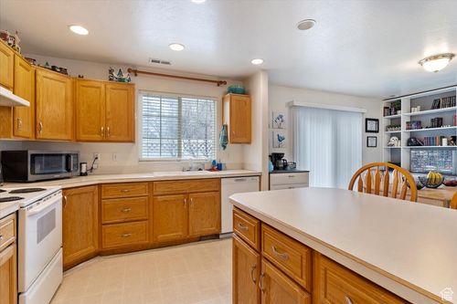 1031 Sara Ln, Ogden, UT, 84404-7627 | Card Image