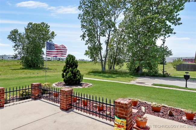 15715 S Broadway St, House other with 3 bedrooms, 2 bathrooms and null parking in Glenpool OK | Image 10