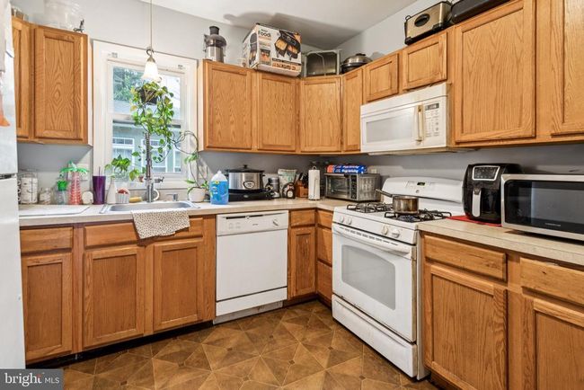 125 W Federal St, Home with 3 bedrooms, 2 bathrooms and null parking in Burlington NJ | Image 7