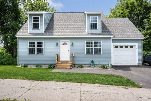 43 W Main St, Orange, MA, 01364-1122 | Card Image