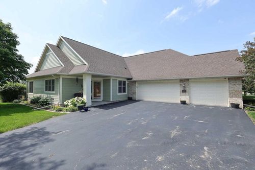 3406 W Villa Drive, Franklin, WI, 53132 | Card Image