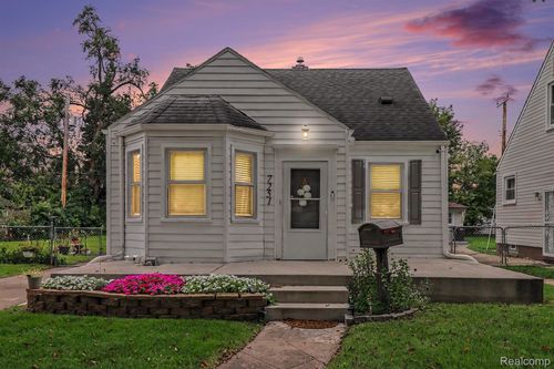 7251 Dolphin, Detroit, MI, 48239-1008 | Card Image