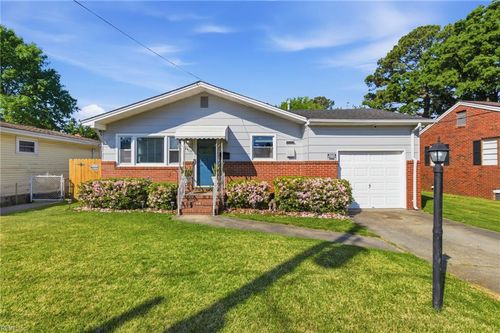 2413 Hemlock St, Norfolk, VA, 23513-4332 | Card Image