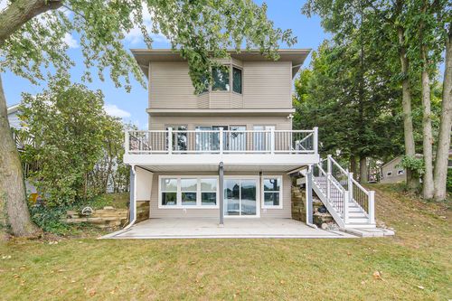 7210 Harbor Dr Ne, Rockford, MI, 49341-9507 | Card Image