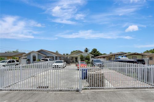 15801 Nw 47th Ave, Miami Gardens, FL, 33054-6074 | Card Image