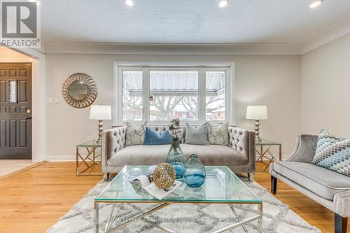 186 Fernwood Cres, Hamilton, ON, L8T3L4 | Card Image